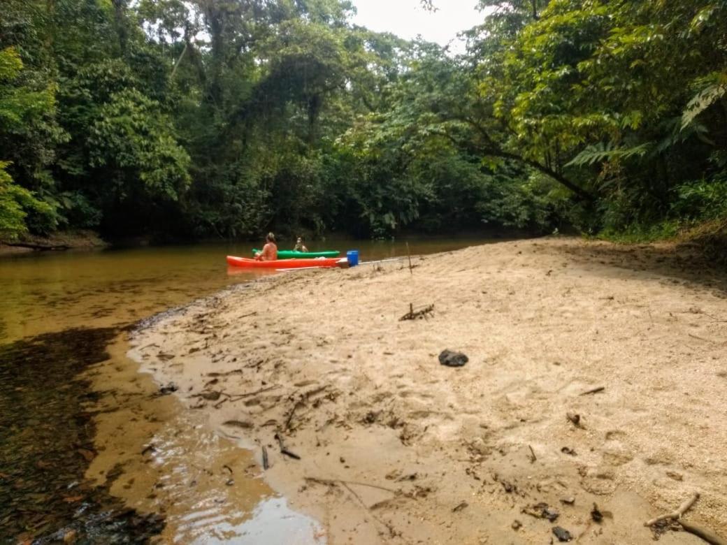 Suites próximo ao rio Jaguareguava em Bertioga Exterior foto